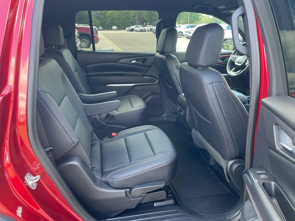 Used 2024 Chevrolet Traverse Z71 w/ LPO, Floor Liner Package AWD/4WD image 35