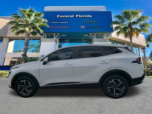 Used 2024 Kia Sportage LX image 8