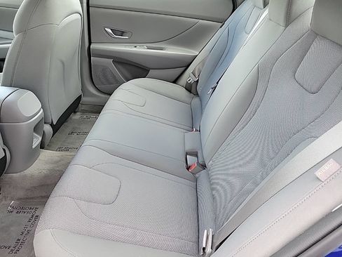 Used 2024 Hyundai Elantra SE FWD image 13