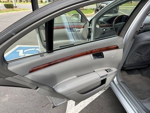 Used 2007 Mercedes-Benz S 550 image 25