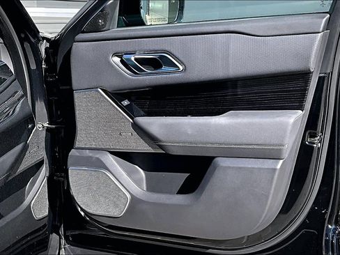 Used 2023 Land Rover Range Rover Velar HST image 24