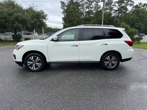 Used 2020 Nissan Pathfinder SL AWD/4WD image 3
