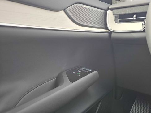 New 2026 Volvo EX90 Ultra image 32