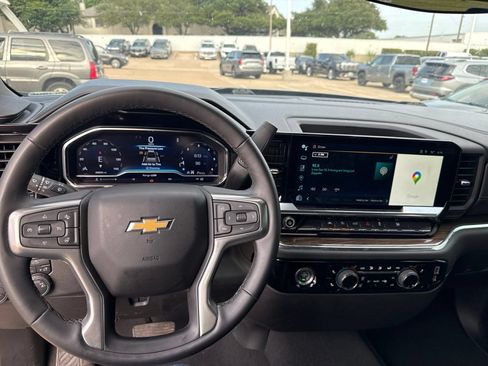 Used 2023 Chevrolet Silverado 1500 LT AWD/4WD image 23