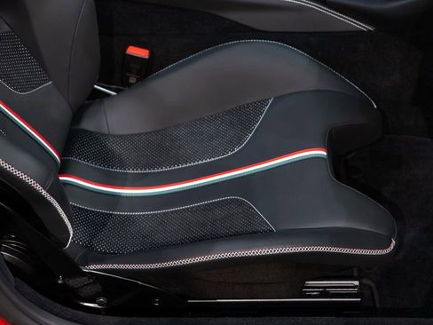 Certified 2022 Ferrari 812 GTS Base image 41