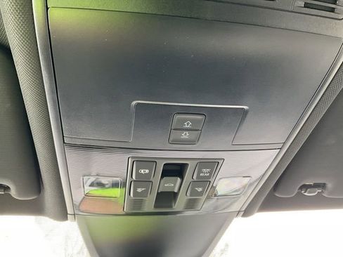 Used 2023 Volkswagen Tiguan SE R-Line image 26