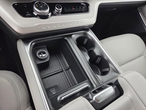 New 2026 Ford Expedition Max Active RWD image 9