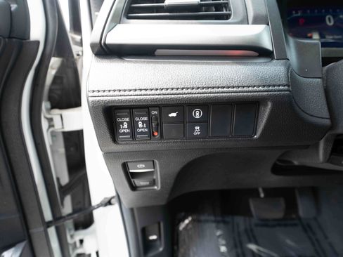 Used 2024 Honda Odyssey Sport image 11