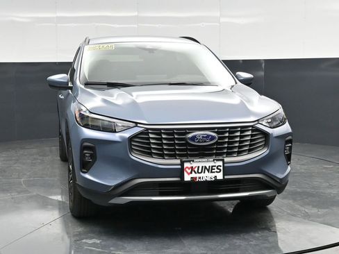 New 2026 Ford Escape SE FWD image 6