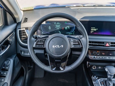 New 2026 Kia Seltos S FWD image 16