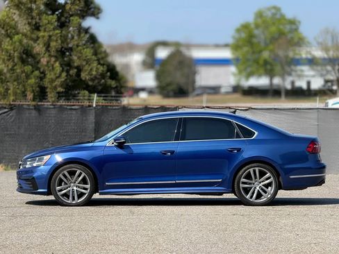 Used 2017 Volkswagen Passat 1.8T R-Line image 8