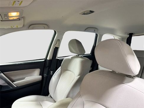 Used 2015 Subaru Forester 2.5i w/ Alloy Wheel Package image 21