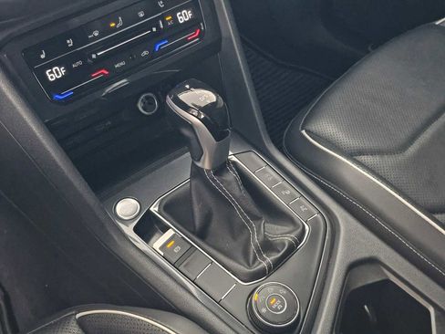 Used 2023 Volkswagen Tiguan SEL R-Line image 31