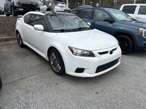 Used 2013 Scion tC image 2