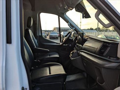 Used 2022 Ford E-Transit 148 High Roof Extended image 18