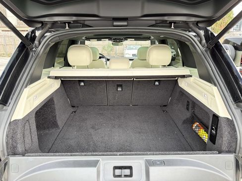 Used 2023 Land Rover Range Rover SE AWD/4WD image 8