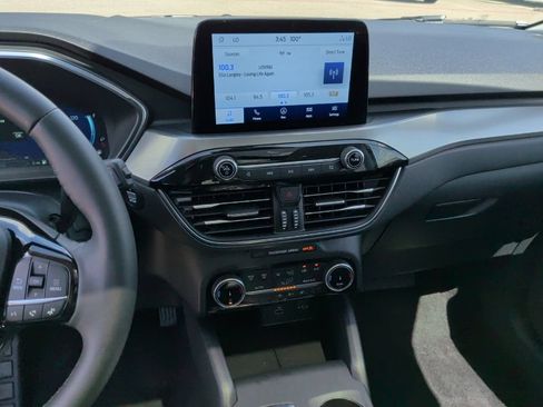 Used 2022 Ford Escape Titanium FWD image 23