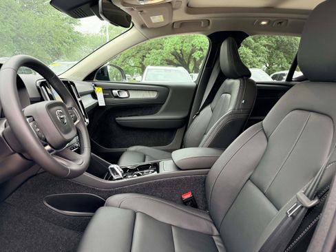 New 2026 Volvo XC40 B5 Ultra w/ Climate Package AWD/4WD image 12