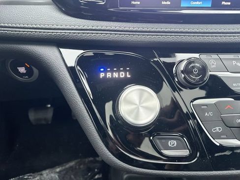 New 2026 Chrysler Pacifica Select FWD image 21