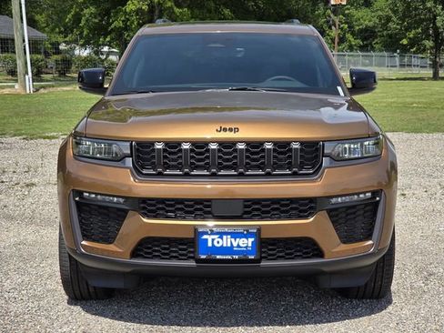 New 2026 Jeep Grand Cherokee L Limited w/ Limited Altitude Package AWD/4WD image 3