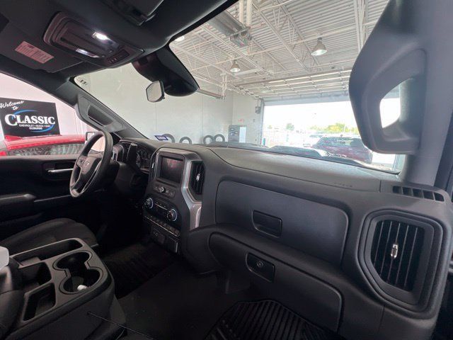 Used 2025 Chevrolet Silverado 1500 Custom Trail Boss w/ LPO, Dark Essentials Package AWD/4WD image 6