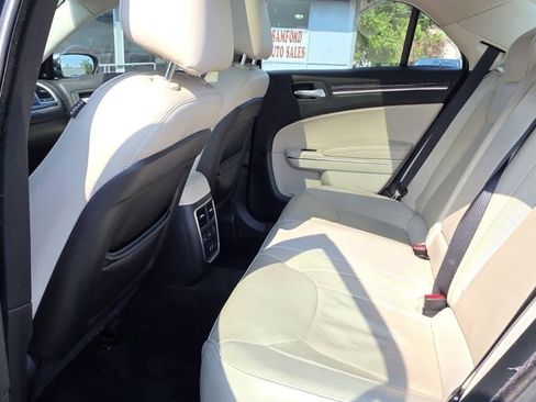 Used 2016 Chrysler 300 C AWD/4WD image 19