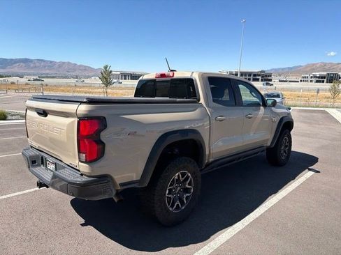 Used 2023 Chevrolet Colorado ZR2 w/ ZR2 Convenience Package III AWD/4WD image 3