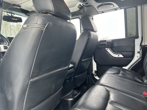 Used 2014 Jeep Wrangler Polar Edition image 23