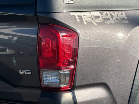 Used 2017 Toyota Tacoma TRD Pro image 12
