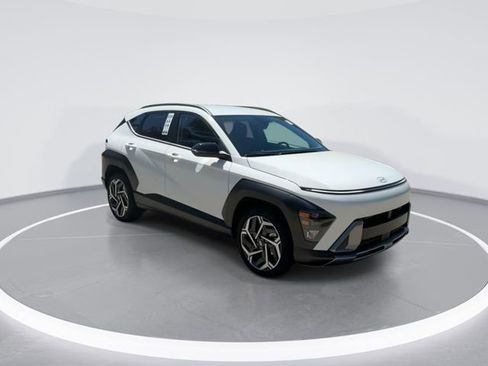 Used 2026 Hyundai Kona SEL Premium FWD image 2