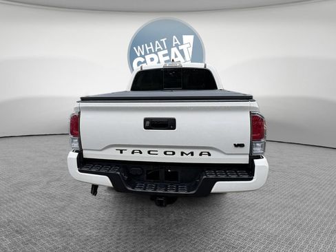 Used 2023 Toyota Tacoma TRD Sport AWD/4WD image 5