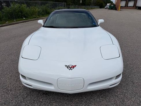 Used 1998 Chevrolet Corvette Coupe RWD image 2