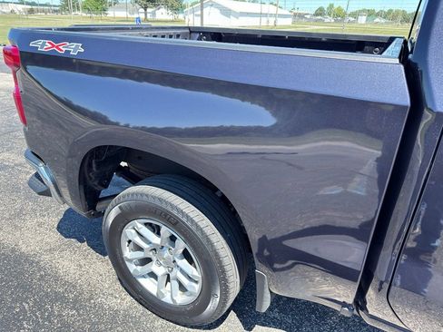 Used 2023 Chevrolet Silverado 1500 LT AWD/4WD image 11