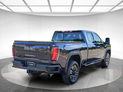 Used 2024 GMC Sierra 2500 Denali Ultimate AWD/4WD image 4