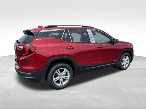 Used 2022 GMC Terrain SLE w/ Driver Convenience Package AWD/4WD image 4