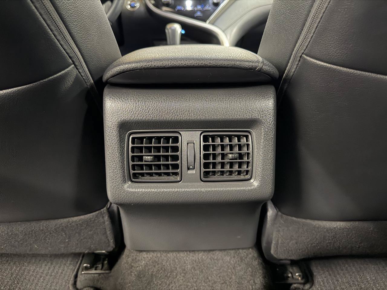 Used 2018 Toyota Camry XSE FWD image 26