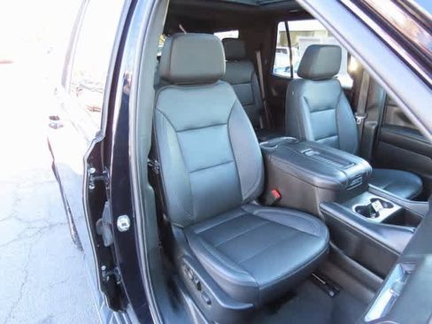 Used 2022 Chevrolet Tahoe LT w/ LT Signature Plus Package image 19