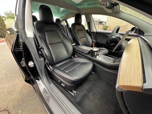 Used 2021 Tesla Model 3 Standard Range Plus image 16