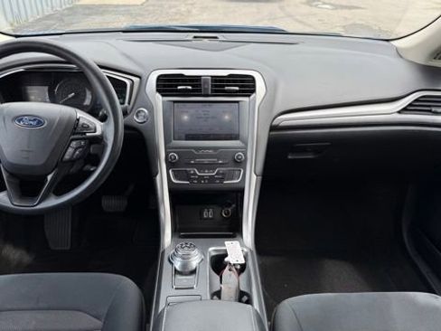 Used 2020 Ford Fusion SE FWD image 28