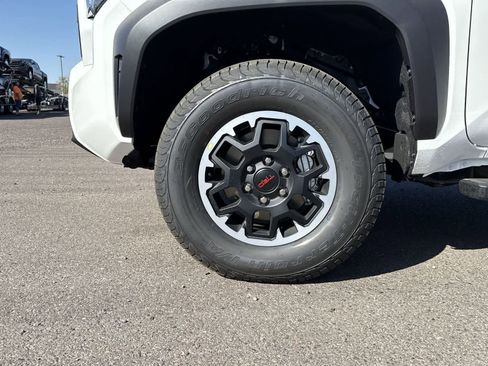 New 2025 Toyota Tacoma TRD Off-Road image 10