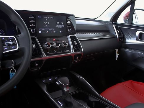 Used 2022 Kia Sorento LX image 27