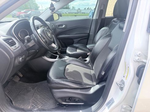 Used 2017 Jeep Compass Latitude w/ Popular Equipment Group FWD image 10