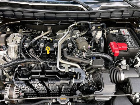 Used 2025 Nissan Altima 2.5 SR FWD image 13