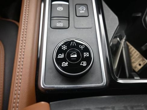 Used 2023 Nissan Pathfinder Platinum AWD/4WD image 13