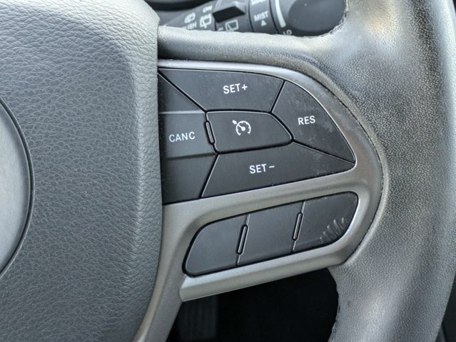 Used 2020 Jeep Cherokee Latitude Plus AWD/4WD image 26