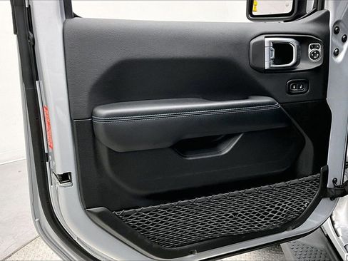 Used 2024 Jeep Wrangler High Altitude image 18