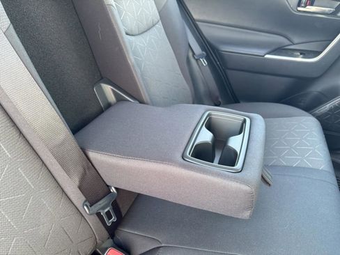 Used 2021 Toyota RAV4 XLE image 31