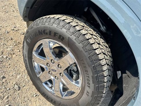 Certified 2025 Ford Ranger XLT w/ Chrome Accent Package image 39