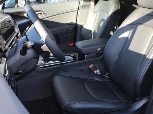 New 2026 Kia Sportage EX image 15