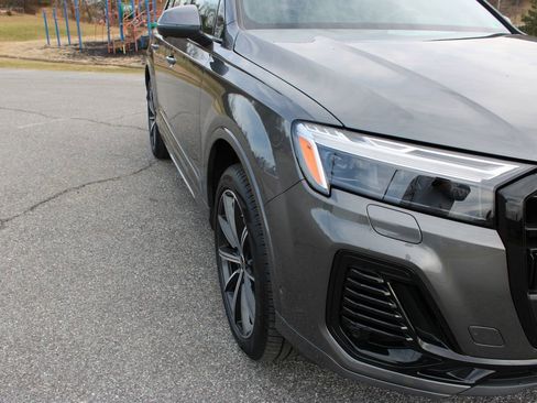 Certified 2025 Audi Q7 2.0T Premium Plus image 45